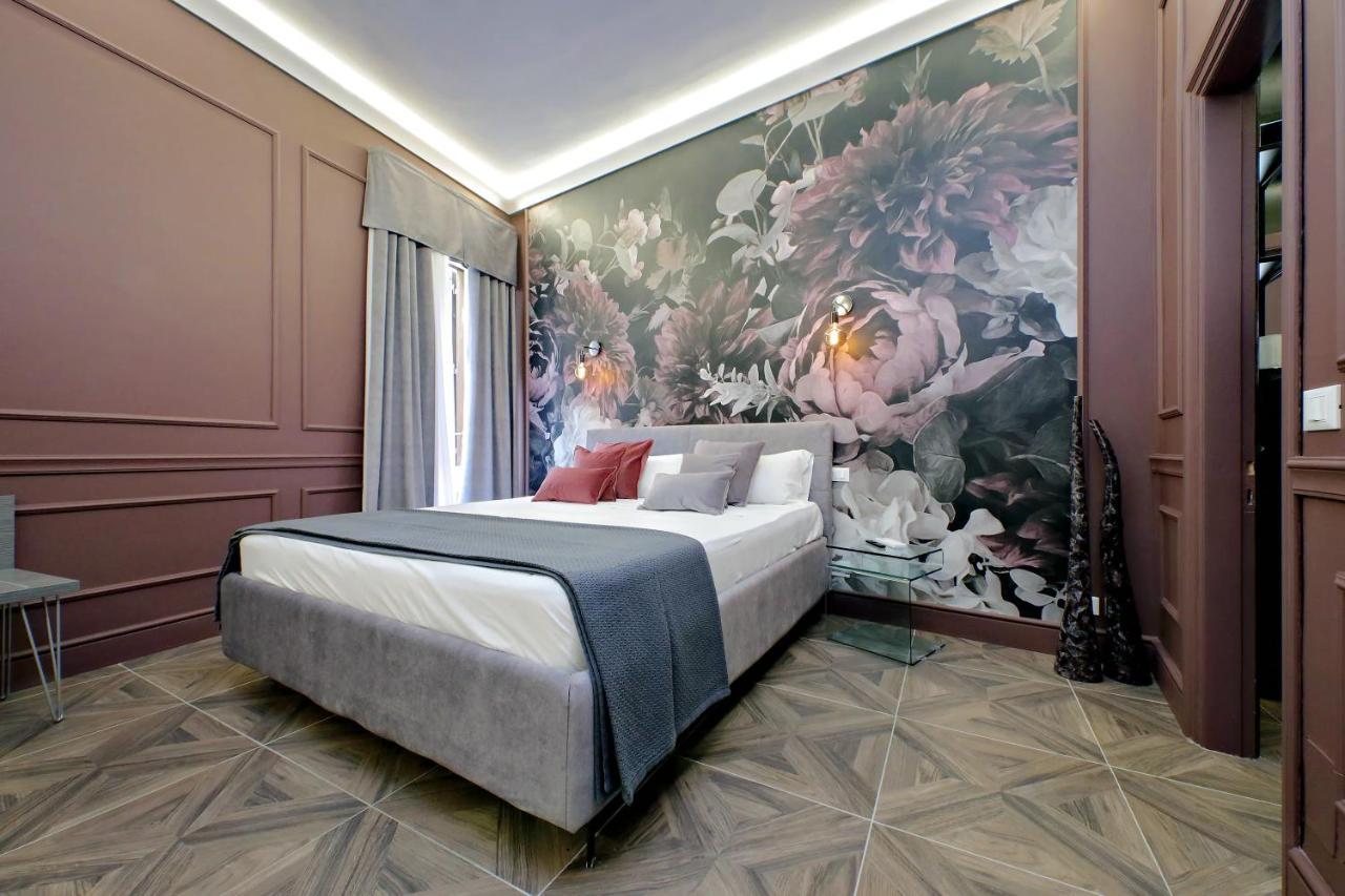 Ych-Butterfly Flat Close Trevi Fountain Rome Exterior photo